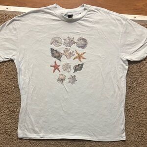 Wild Fable Womans XS Light Blue T-Shirt with SeaShells Like New Condition